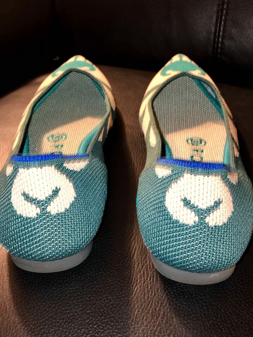 Rothy's "The Point" flats in the retired Moroccan Green Ikat pattern 6.5 - Picture 3 of 5